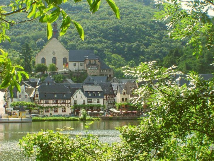 Hotel Gute Quelle Beilstein  Ngoại thất bức ảnh